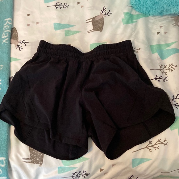 Lululemon Track That Mid-Rise Lined Short 5”